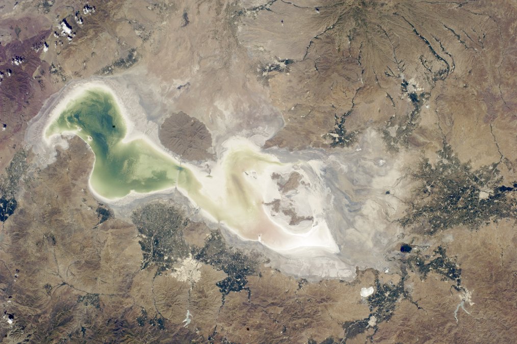 Spending 30 trillion tomans to revive Lake Urmia