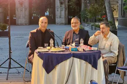 Alireza Zakani's Strange Act at Journalist's Day Ceremony