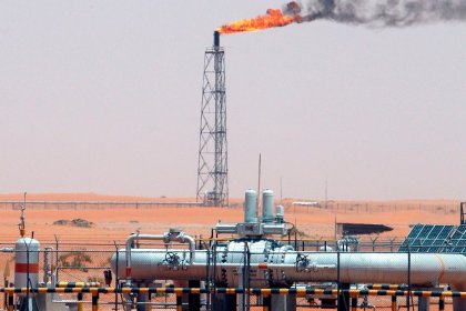 Saudi Arabia and Russia extend oil production cuts