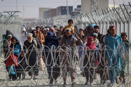 More than 100,000 Afghan migrants have fled Pakistan in 30 days