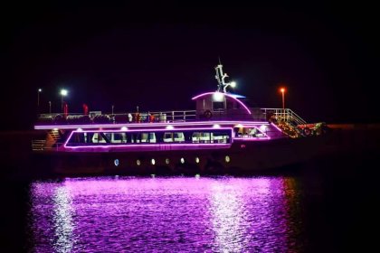 The detained ship in Qeshm was released on the condition of providing services to the Relief Committee