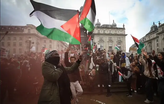 London Times: Islamic Republic Agents Seek to Incite Tensions at Gatherings