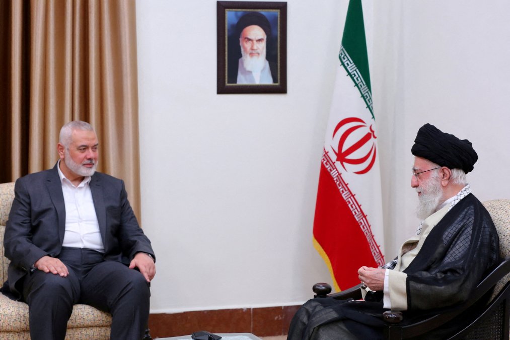 Hamas Political Bureau Member: Reuters' Claim About Iran's Leader Complaining to Ismail Haniyeh is Purely False