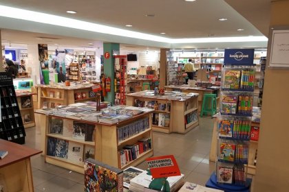 The central book city in Tehran was closed due to hijab