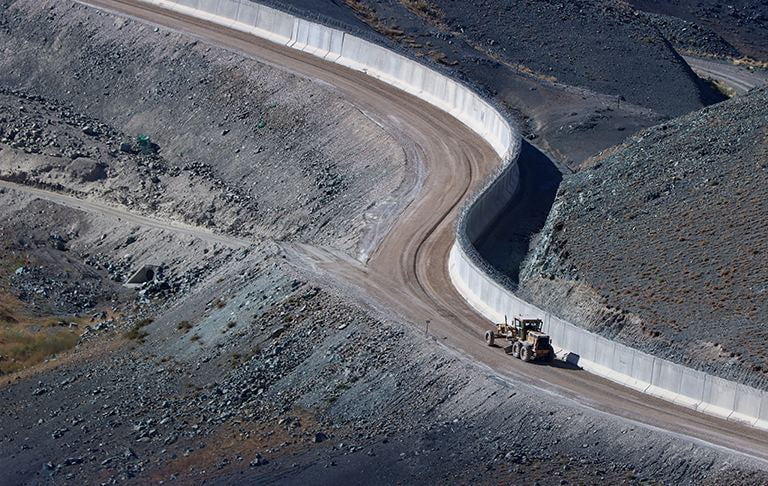 Turkey Completes Construction of 170 Kilometers of Wall Along Iran Border