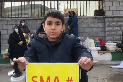 Sediqeh Hamzehai, Sina Alikhani's Mother: No Medication Has Reached Sina and His Condition is Unfavorable