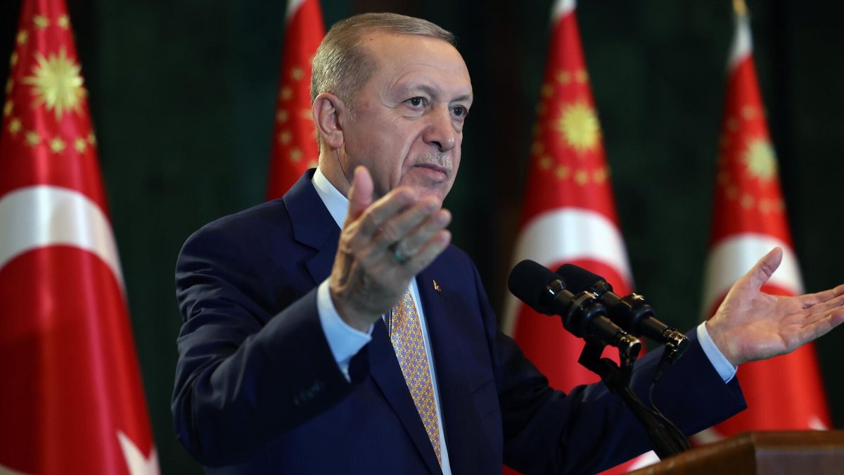 The President of Turkey: The US and UK Intend to Turn the Red Sea into a Sea of Blood