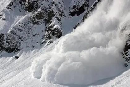 2 Climbers Rescued from Avalanche Incident in Oshnavieh