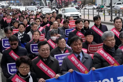 South Korea threatened striking doctors