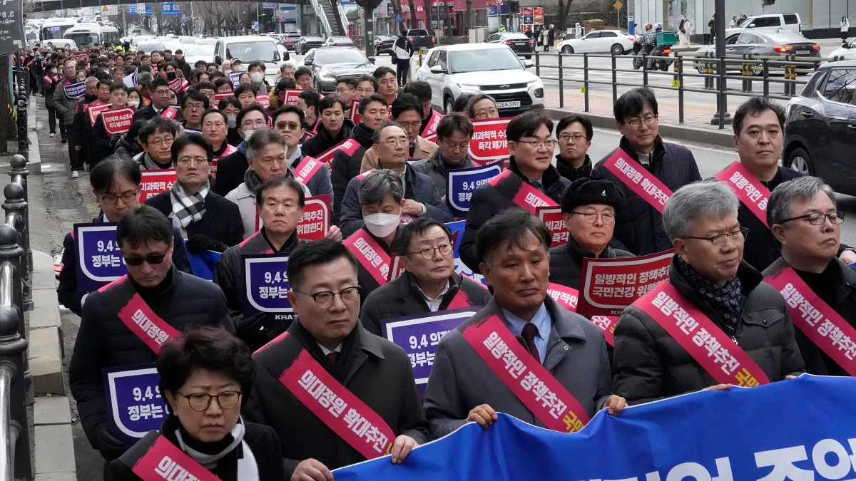 South Korea threatened striking doctors