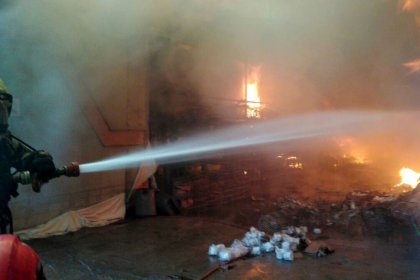 Death of Three People in Fire at Plastic Warehouse in Khavaran City