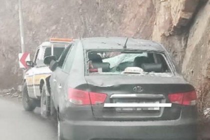 Rockfall on Kandovan Road Causes Incident