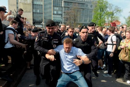 Russian police detained 366 people