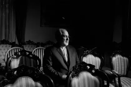 Why is the hardline Kayhan newspaper allowing Zarif to speak?