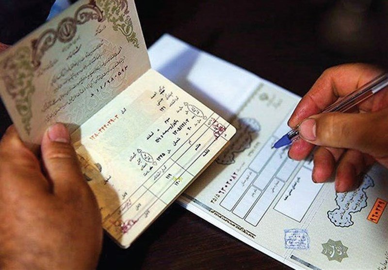 The head of the civil registry does not stamp the birth certificate applicants