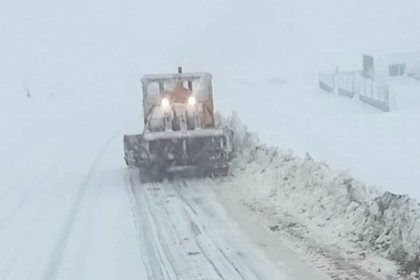 Snow and Ice Blocked the Roads Between Bam and Kerman