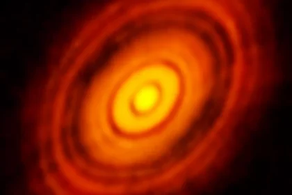 The Alma telescope captured images of water vapor around a star