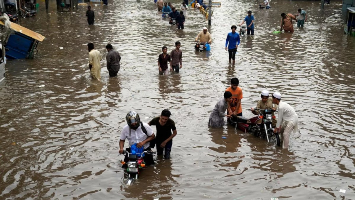 Torrential Rains in Pakistan Leave 36 Dead