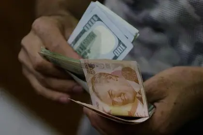 The Value of the Turkish Lira Against the Dollar Reaches a Historic Low