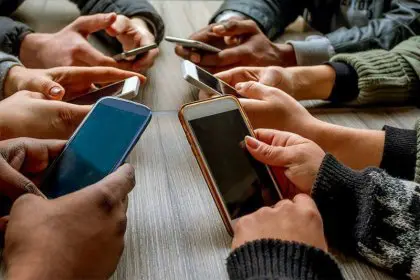 Survey Result: IRNA Reports People Trust Social Media More Than State TV