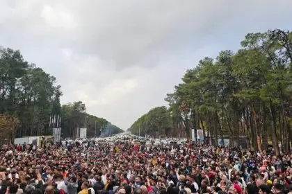 10,000 People Gathered at Haft-Sin Table in Persepolis, Fars Cultural Heritage