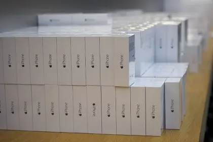 Iran Customs: Last Year's Mobile Phone Imports Valued at 3 Billion and 202 Million Dollars