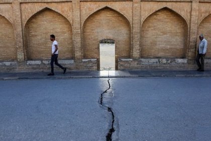 Isfahan representative once again emphasized the necessity of brainstorming for land subsidence in this city