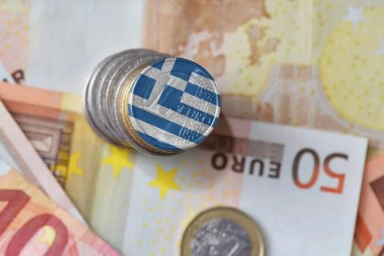 Greece raises minimum monthly wage by 64% to 830 euros