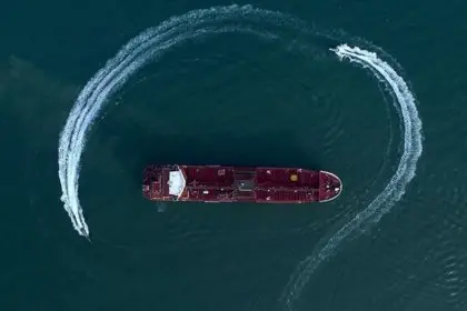 A Vessel Carrying 70,000 Liters of Smuggled Fuel Seized in the Persian Gulf