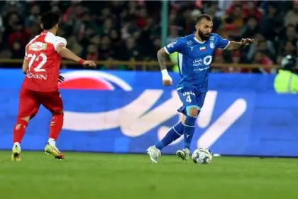 The Esteghlal and Persepolis match ended in a goalless draw