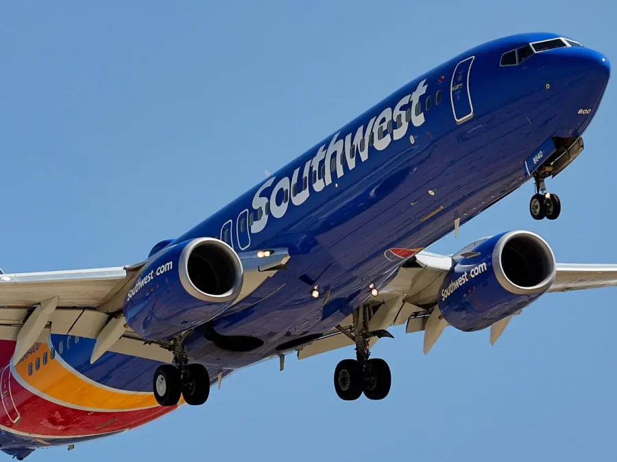 Boeing Plane Engine Cover Detached Minutes After Takeoff