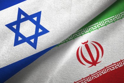 Axios: Israel considered attacking Iran on Tuesday night but decided to wait for now