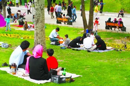 12 People Arrested in Garmsar for Eating During Ramadan on Sizdah Bedar
