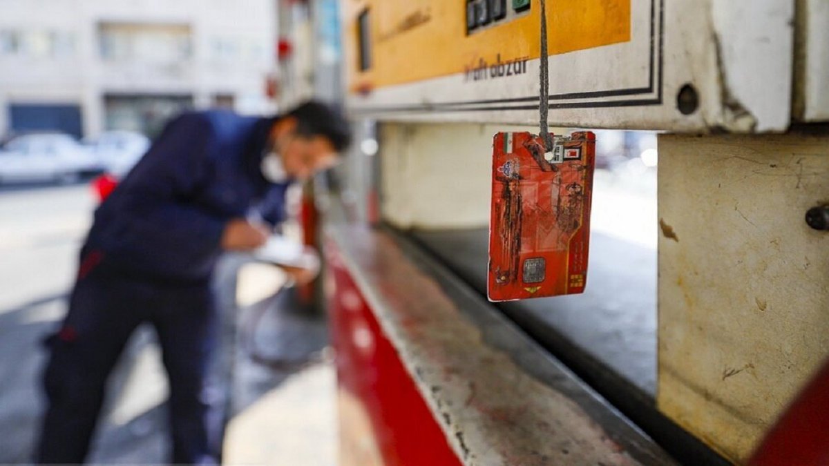 Minister of Oil: Special Fuel Card for Gas Stations Will Soon Be Invalidated