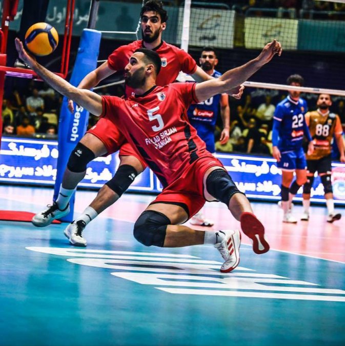 Spectacular Clash Between Sirjan and Yazd Teams in Volleyball Final