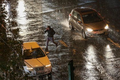 Iran's Meteorological Organization predicts heavy rain, thunderstorms, lightning, and strong winds to cover most areas of the country by the end of the week