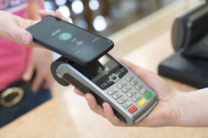 Central Bank Enables Payment with Phone Instead of Bank Card in 6 Banks