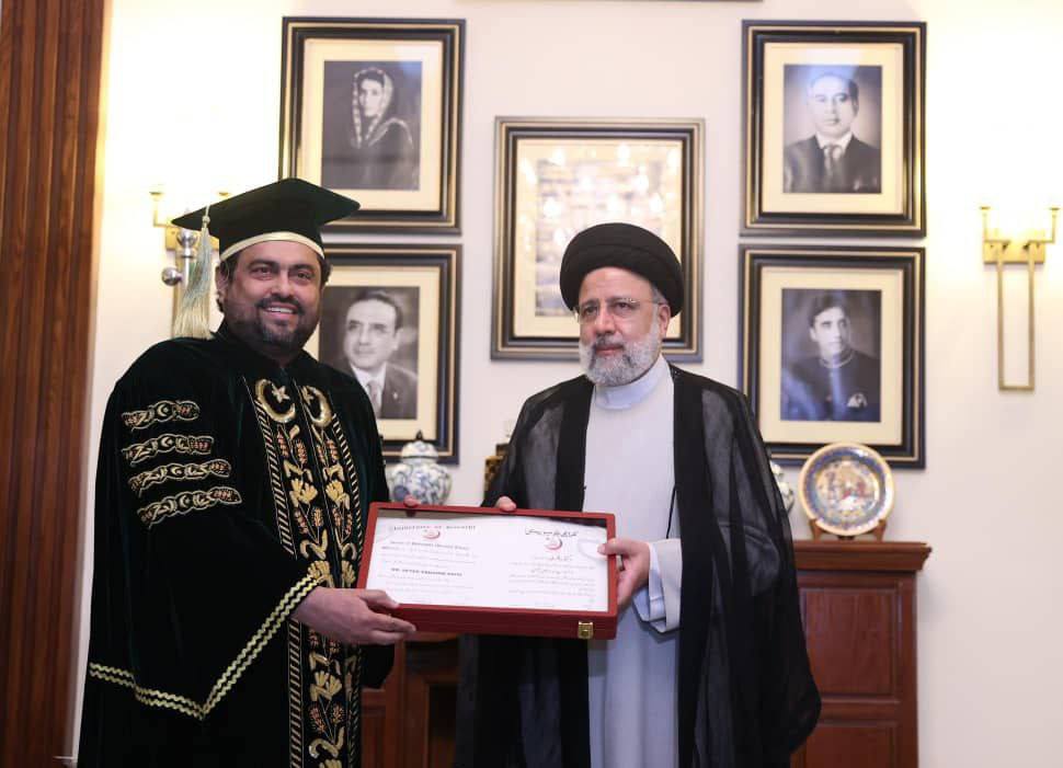 The President of Karachi University in Pakistan Awarded an Honorary Doctorate to Ebrahim Raisi