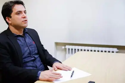 Mojtahedzadeh, the Lawyer, Breaks the Death Sentence of Toumaj Salehi, but the Costs Are Irreparable