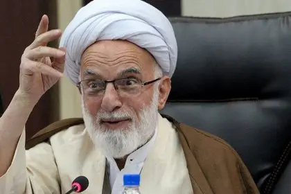 The Imam of Arak: All Iranian People Support the Noor Plan