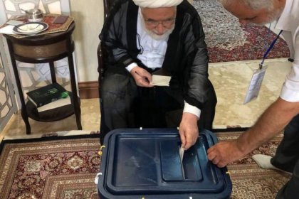 Mehdi Karoubi cast his vote