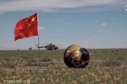 China Returns Samples of Moon Soil to Earth