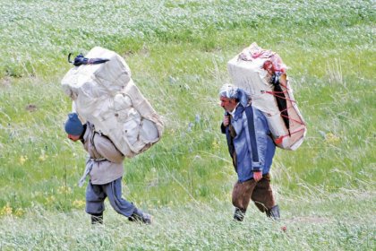 Seven Kurdish Porters Killed and Injured by Direct Shooting of Border Guards