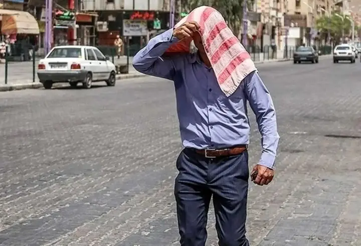 Temperature in Bushehr Province Exceeds 50 Degrees