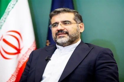 Minister of Guidance of the Islamic Republic urges protesting artists to repent for returning to Iran