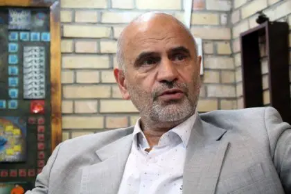 Momeni, the Economist: If Pezeshkian Doesn't Change His Approach, He Will Face a Fate Similar to Raisi's Government