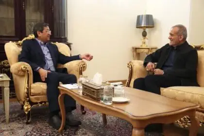Hemmati's Meeting with the President: Hopefully, with Pezeshkian's Wisdom, We Will Witness Positive Changes in the Country