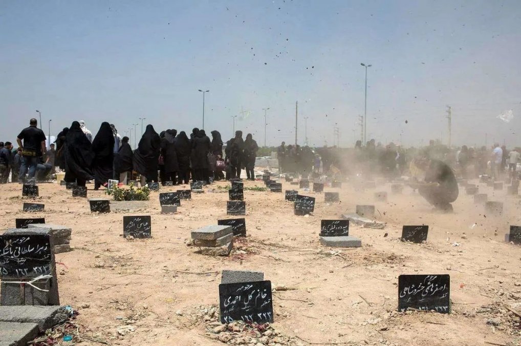 Behesht Zahra Organization: If a New Cemetery is Not Built, 40 Bodies Will Remain on the Ground Daily