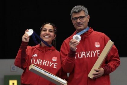 Turkish Shooter Wins Medal Without Equipment