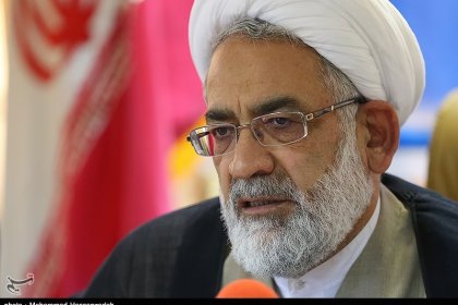 The head of the Supreme Court of Iran should have dealt with the thoughtful reporter due to inappropriate hijab